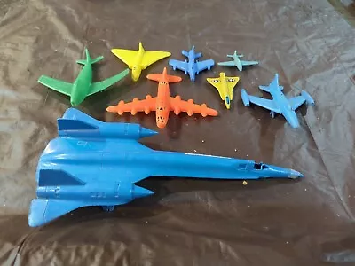 Lot Of 8 Vintage 1960s Plastic Toy Airplanes Military Planes Jets Sr71  • $10