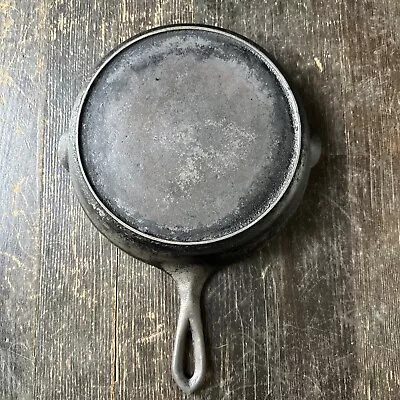 Vintage #8 Unmarked Cast Iron Skillet W/ Pointy Fancy Handle Heat Ring • $49