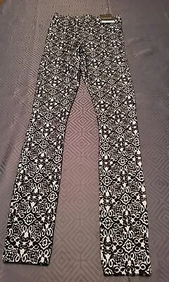 Topshop: Black & White Pattern Narrow Fit/Skinny Trousers/Legging. New.  Size 8 • £5.99