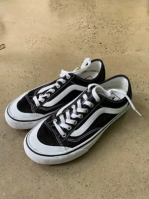 Mens Vans Classic Old Skool Black/White - Size 8.5 US • $30