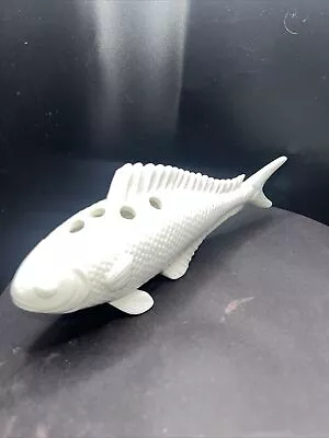 Chive.com Koi Carp Bud Vase White  Ceramic Fish Flower Frog Incense Holder • $3