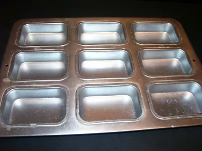 Wilton Vintage Aluminum Bar Pan ~ #2105-8466 ~ 9 Cavity Mini Cakes ~ Excellent • $7.95