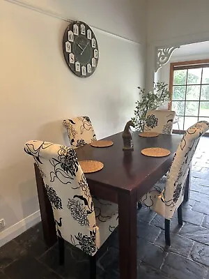 $80 • Buy Used Furniture Dining Tables And Chairs- Pick Up Only