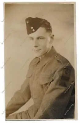 £18.99 • Buy WW2 Photo 1st Buckinghamshire Battalion Soldier, 48th Division Formation Patches