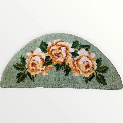 £36.56 • Buy Vintage Latch Hook Half Moon Semi Circle Rug Floral Roses 1970s In 30s 40s Style