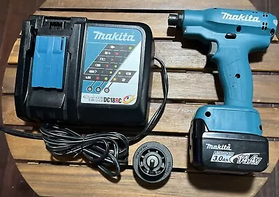 Makita 14.4 V 400-1300/min Cordless Screwdriver (DFT023F) • $275